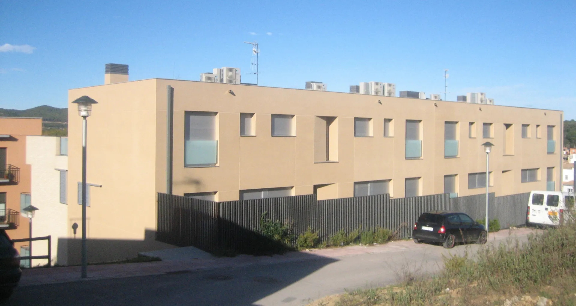 Edifici 12 habitatges a Palamos 2007 Edifici 12 habitatges a Palamós, estudi Prat & Simó