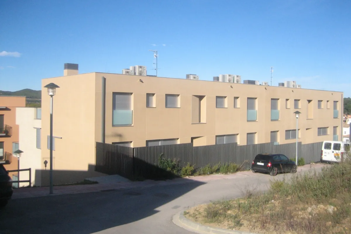 Edifici 12 habitatges a Palamos Edifici 12 habitatges a Palamós, estudi Prat & Simó