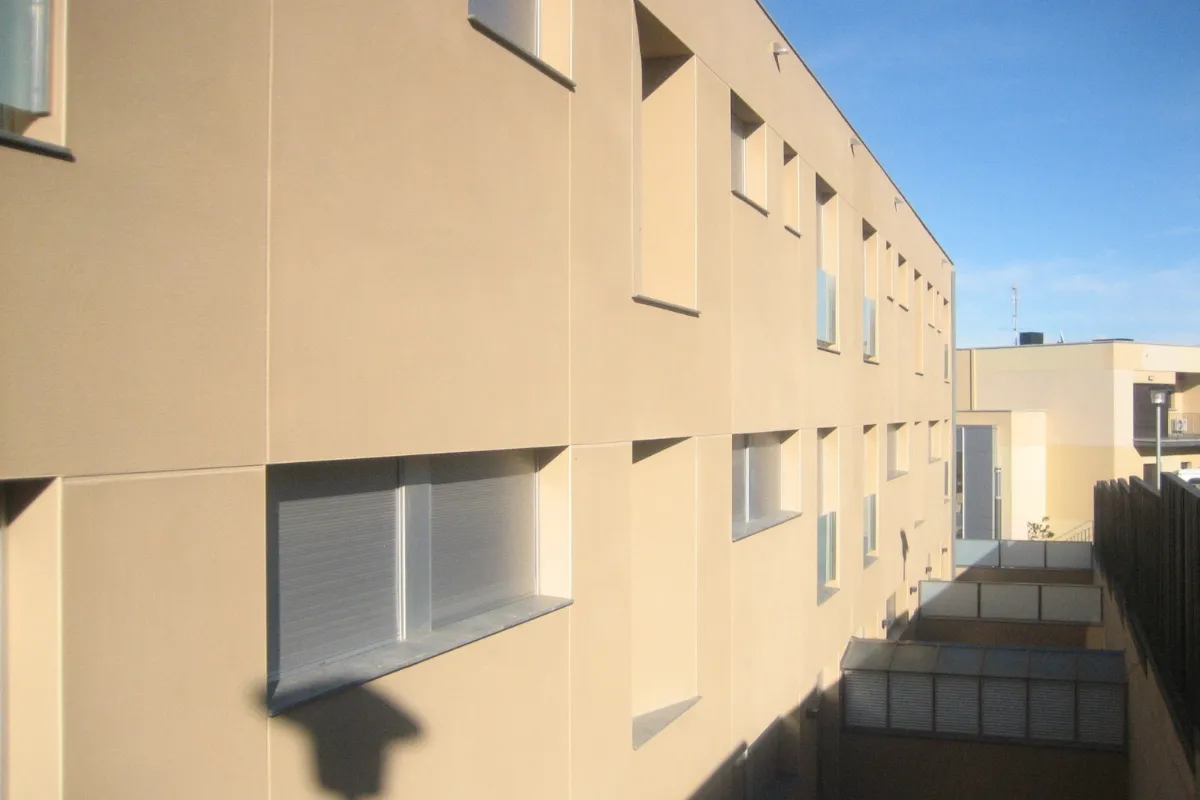 Edifici 12 habitatges a Palamos Edifici 12 habitatges a Palamós, estudi Prat & Simó