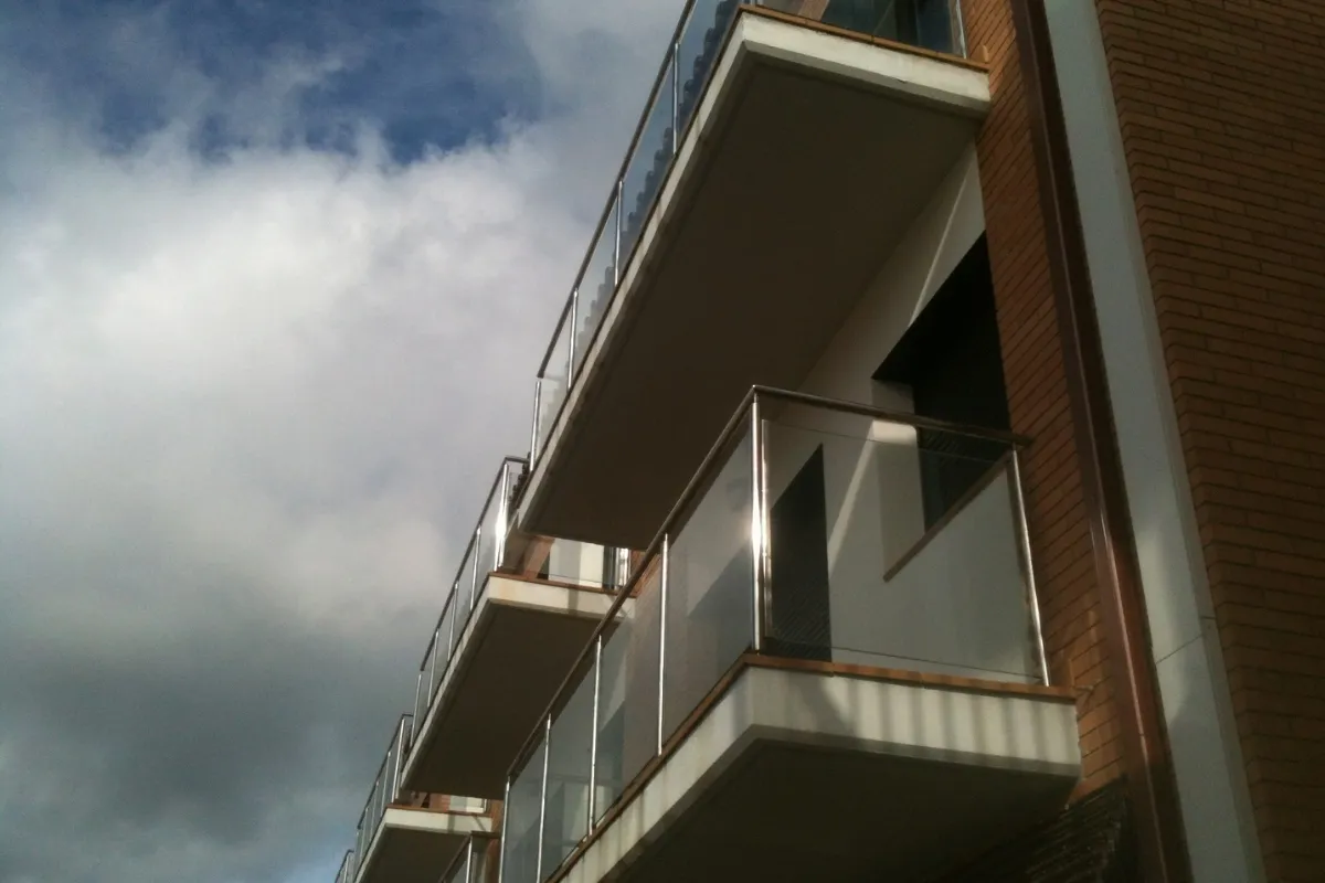 Edifici 6 cases a Canet Edifici 6 cases a Canet, estudi Prat & Simó