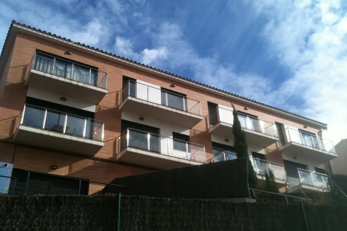 Edifici 6 cases a Canet Edifici 6 cases a Canet, estudi Prat & Simó