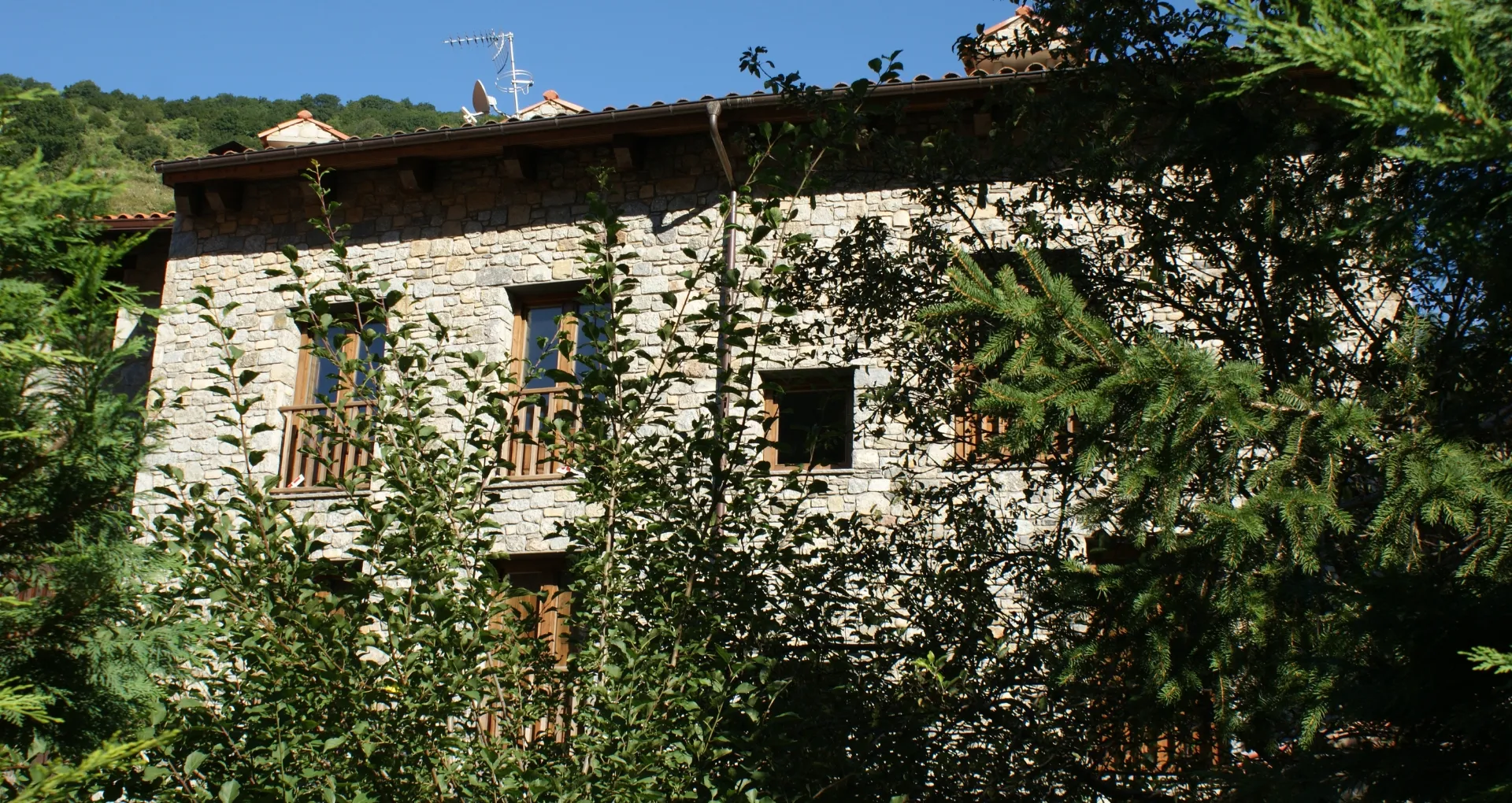 Edifici 9 habitatges Setcases 2008 Edifici 9 habitatges Setcases, estudi Prat & Simó