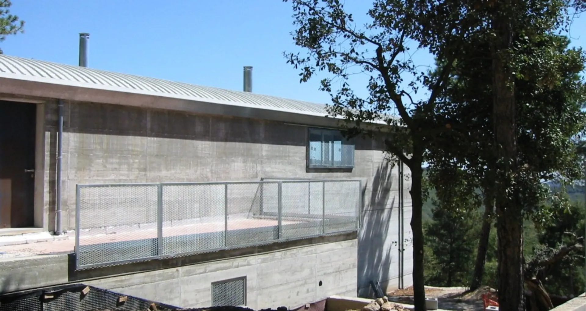 Habitatge unifamiliar a Vallirana 2003 Habitatge unifamiliar a Vallirana, estudi Prat & Simó