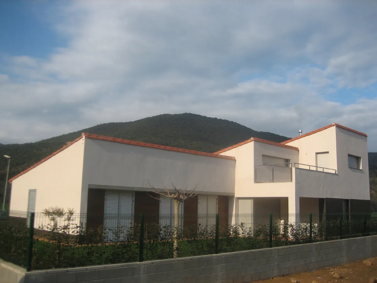 Habitatge unifamiliar Sant Joan de les Fonts Habitatge unifamiliar Sant Joan de les Fonts, estudi Prat & Simó