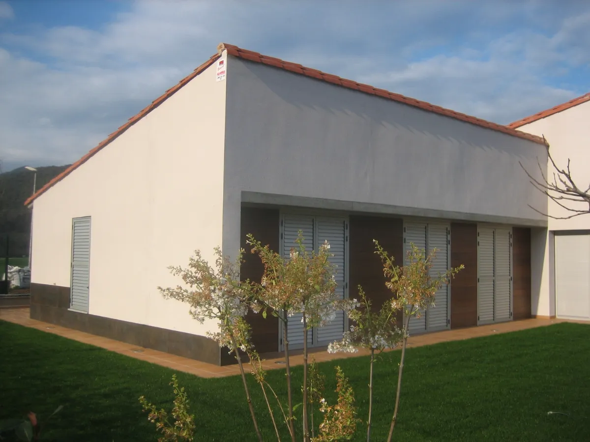 Habitatge unifamiliar Sant Joan de les Fonts Habitatge unifamiliar Sant Joan de les Fonts, estudi Prat & Simó