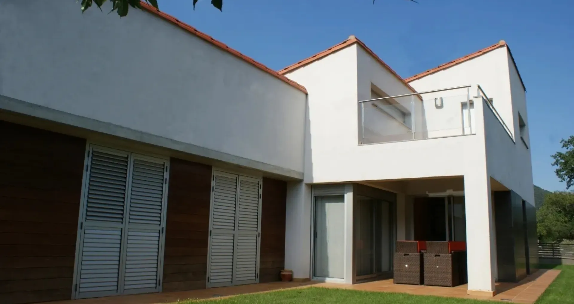 Habitatge unifamiliar Sant Joan de les Fonts 2007 Habitatge unifamiliar Sant Joan de les Fonts, estudi Prat & Simó