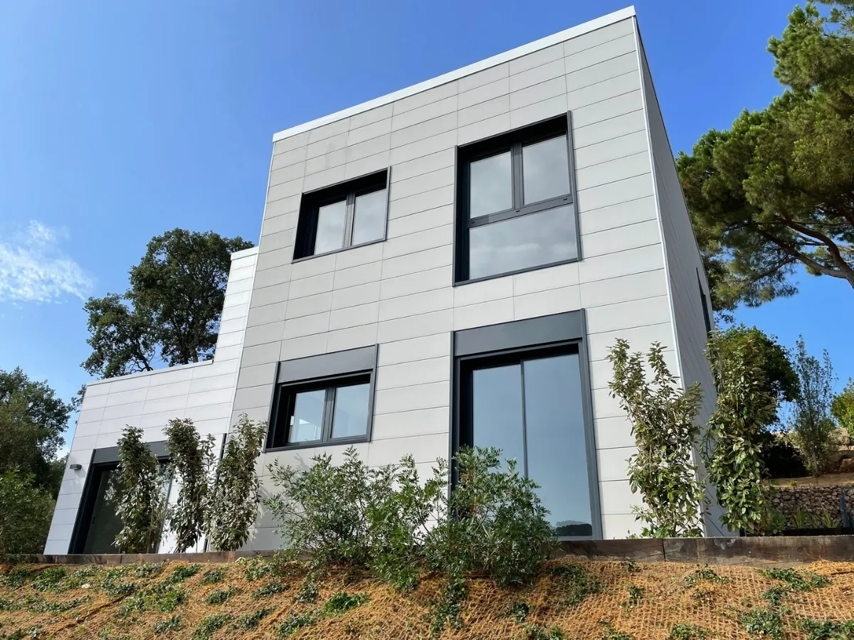 Habitatge unifamiliar a Calonge i Sant Antoni, estudi Prat & Simó