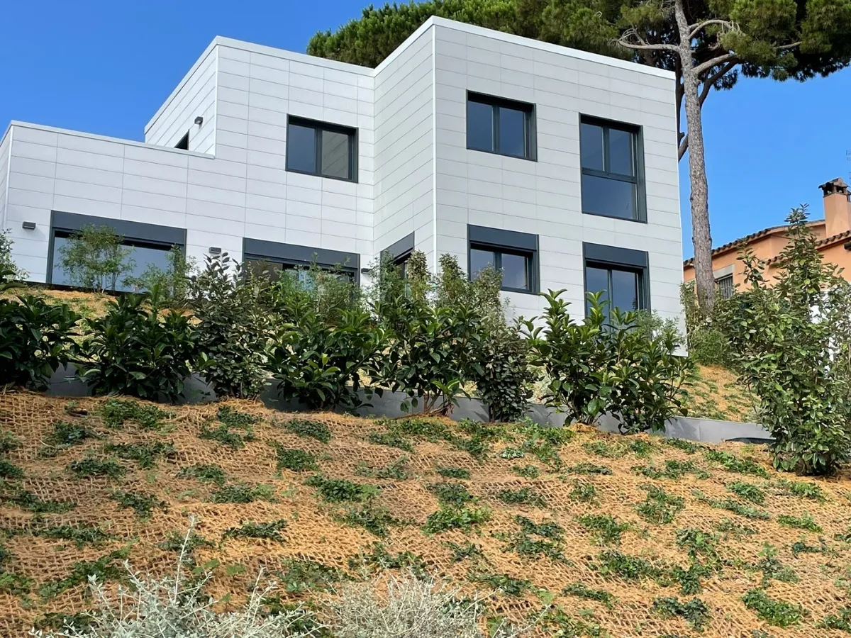 Habitatge unifamiliar a Calonge i Sant Antoni, estudi Prat & Simó