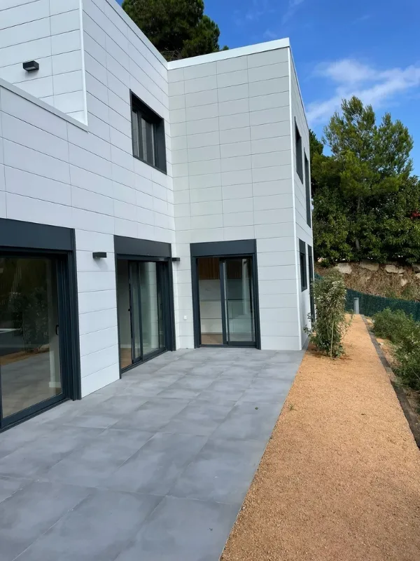 Habitatge unifamiliar a Calonge i Sant Antoni, estudi Prat & Simó