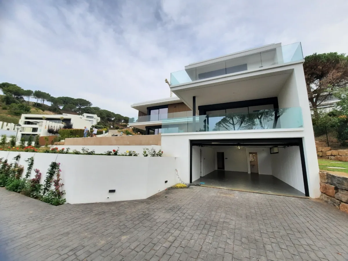 Habitatge unifamiliar a Costa Gallina Sant Andreu de Llavaneres Habitatge unifamiliar a Costa Gallina Sant Andreu de Llavaneres, estudi Prat & Simó