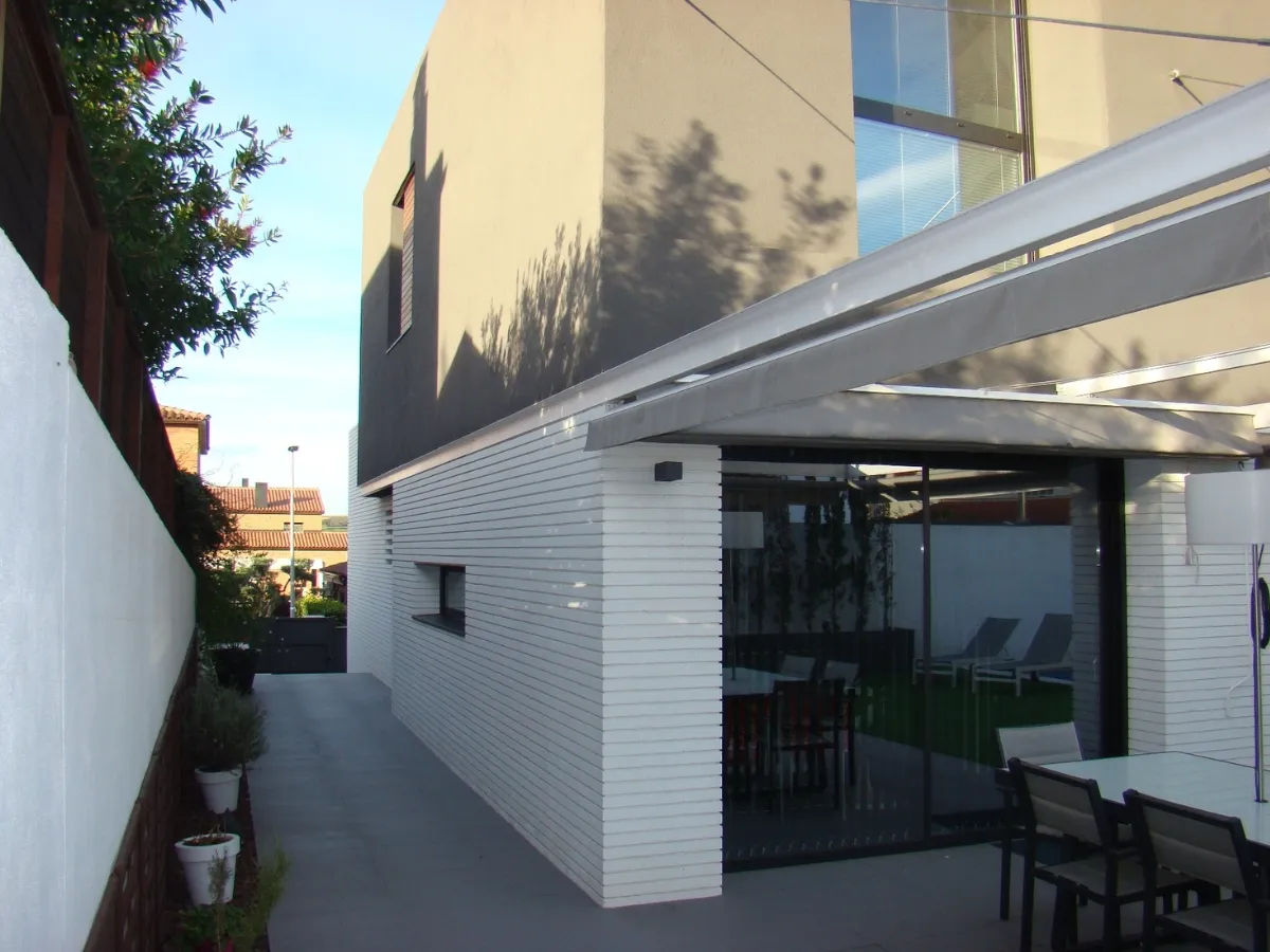 Habitatge unifamiliar a Santa Perpètua Habitatge unifamiliar a Santa Perpètua, estudi Prat & Simó