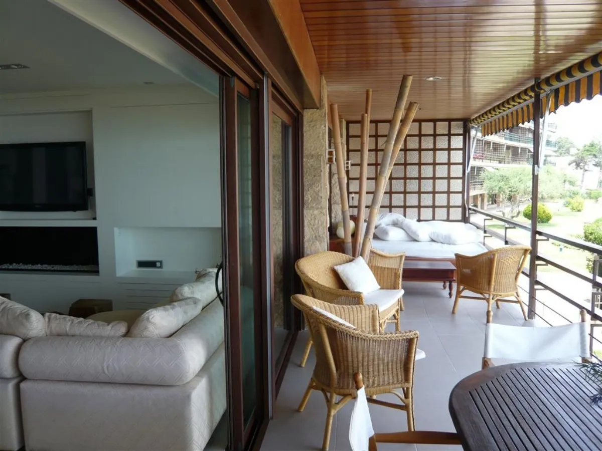 Reforma habitatge Sant Antoni Reforma habitatge Sant Antoni, estudi Prat & Simó